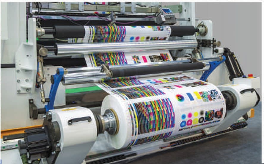 Multi-colour offset printing press running with feeder vacuum and blow air
